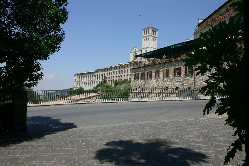 Hotel Windsor Savoia Assisi Exteriör bild